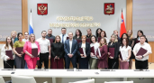 23 медицинских работника Подмосковья получили сертификаты на соципотеку